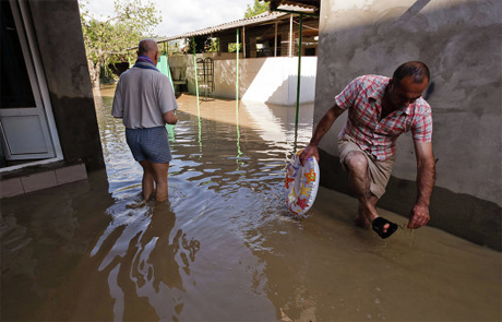 ລັດເຊຍ ຈັດຕັ້ງພິທີໄຫວ້ອາໄລບັນດາຜູ້ປະສົບເຄາະຮ້າຍຈາກນ້ຳແກ່ງຖ້ວມ